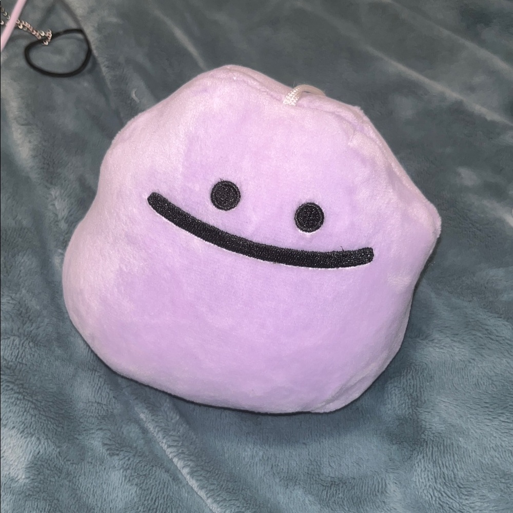 DITTO Pokemon Small Plush w/ Suction Cup Hang